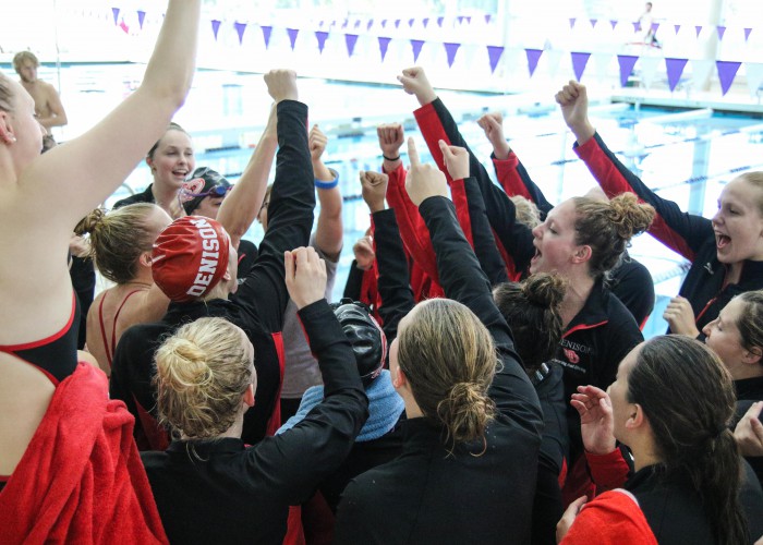denison-college-women-cheer