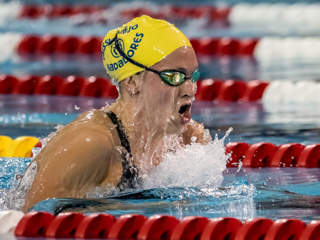 Annie Lazor Improves World Leading 200 Breast At TYR Pro ...